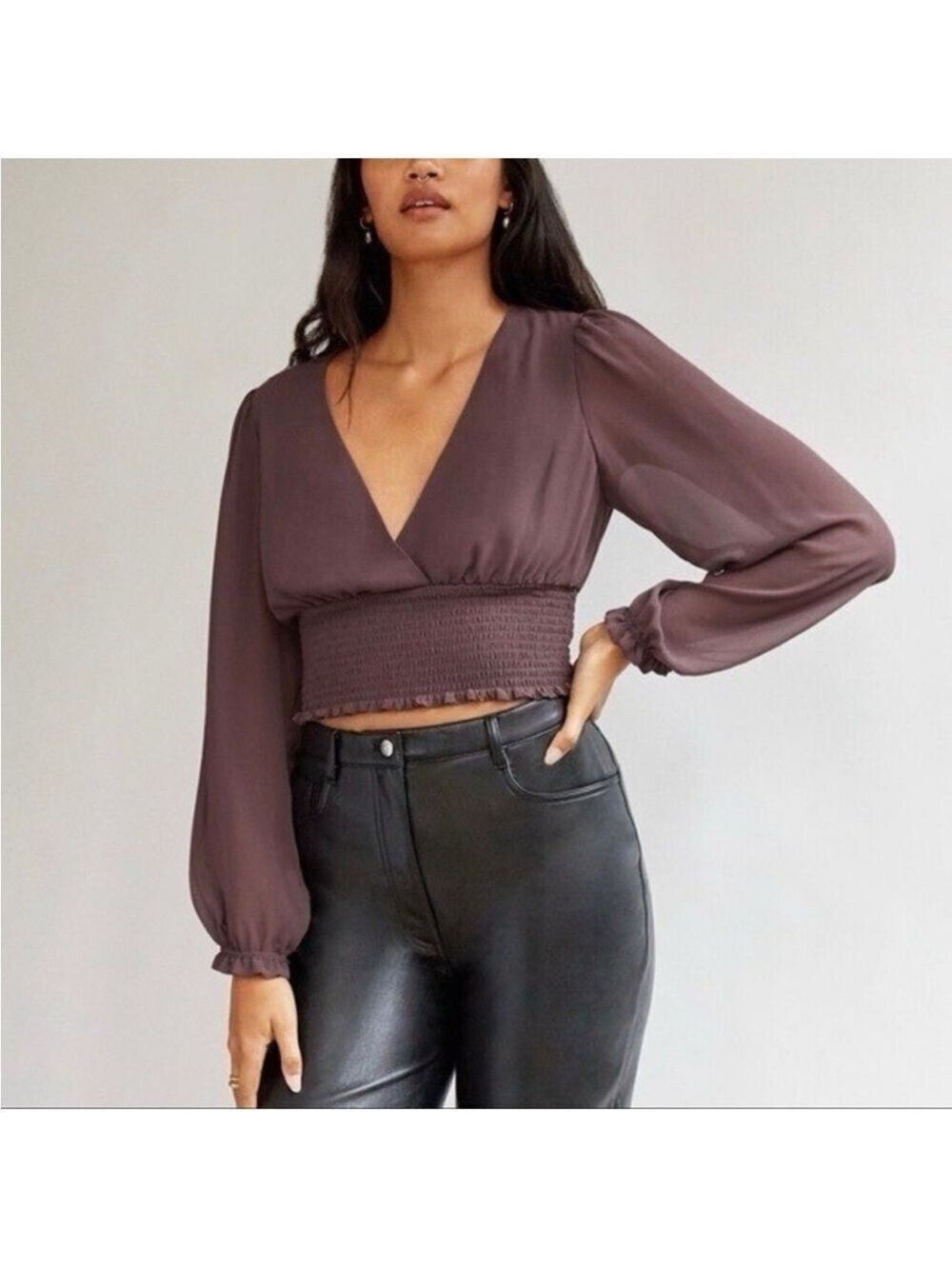 NWT Aritzia Wilfred Genoa Blouse V-Neck Smocked Sparrow Taupe Sz Small Brand New